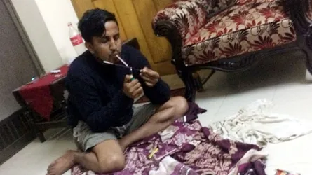 ছাত্রলীগ সহ-সভাপতির ইয়াবা সেবনের ছবি ভাইরাল