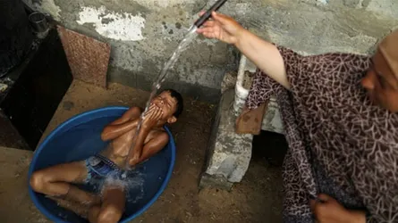 পানিবাহিত রোগে আক্রান্ত হচ্ছে গাজার শিশুরা