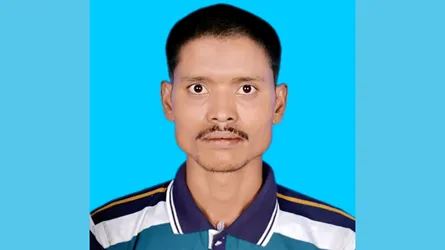 রায়পুরার ঝালমুড়ি বিক্রেতা আলমের ব্যতিক্রমী মানবসেবা