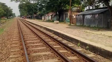 যে স্টেশনে ট্রেন কখন আসে-যায় কেউ জানে না