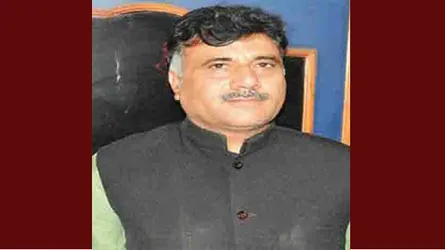 কাশ্মিরে গুলিতে ভাইসহ বিজেপি নেতা নিহত, কারফিউ জারি