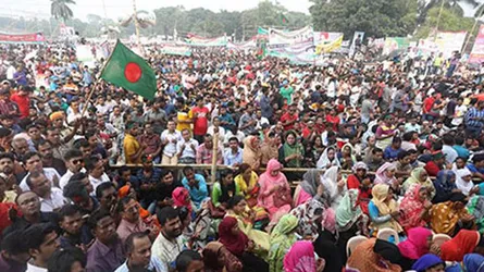 বাধা সত্ত্বেও সোওরাওয়ার্দী উদ্যান জনসমুদ্রে পরিণত
