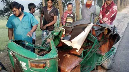কালিহাতীতে সড়ক দুর্ঘটনায় নিহত ৩