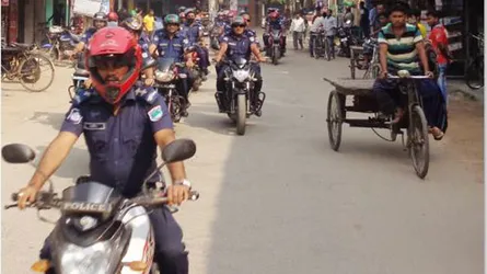 মহেশপুরে পুলিশের মোটরসাইকেল মহড়া
