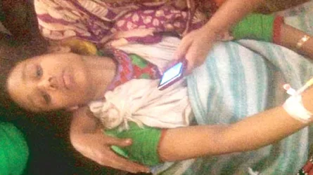 স্ত্রীর পায়ের রগ কাটলো স্বামী
