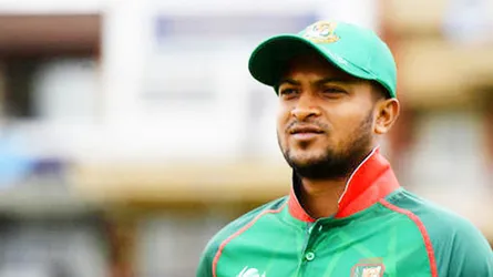 রাজনীতি নয় বিশ্বকাপে মনোযোগী হতে বললেন সাকিবকে