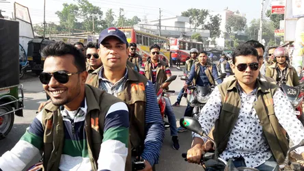নির্বাচন উপলক্ষে নড়াইলে ডিবি পুলিশের মহড়া