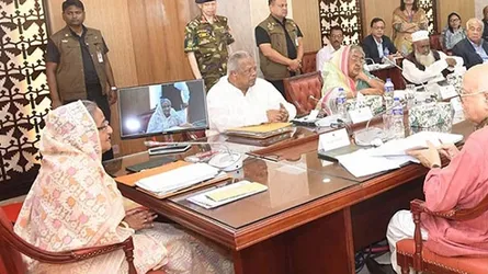 পদত্যাগের পরও মন্ত্রিসভার বৈঠকে যোগদান!