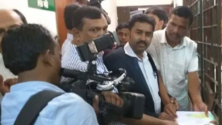 সুনামগঞ্জ-১ আসনে বিএনপির মনোনয়নপত্র সংগ্রহ করলেন আনিসুল হক