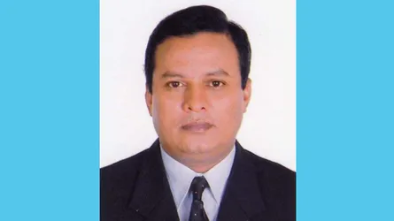 মিরসরাই থেকে বিএনপির মনোনয়ন ফরম নিলেন চেম্বার কামাল