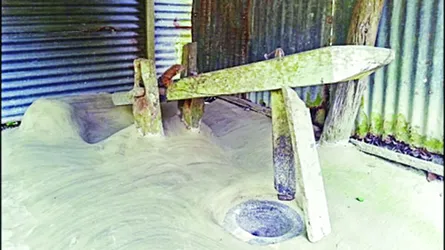 হারিয়ে যাচ্ছে ঢেঁকিশিল্প