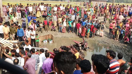 রংপুরে ট্রাক-অটোরিকশা সংঘর্ষের পর পুকুরে : নিহত ৩