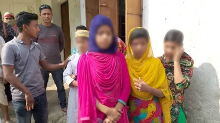 এবার প্রাথমিক সমাপনী পরীক্ষায় প্রক্সি দিতে গিয়ে ধরা
