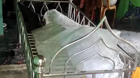 বাবার লাশ দেখে পরীক্ষা দিতে গেল সমাপনী পরীক্ষার্থী