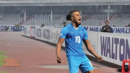 সানডের হ্যাটট্রিক ফাইনালে আবাহনী