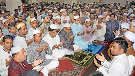জিয়া পরিবারের কল্যাণ কামনায় ছাত্রদলের মিলাদ মাহফিল