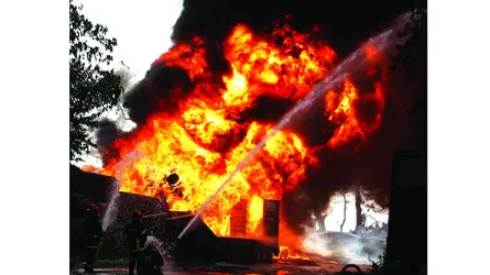 নারায়ণগঞ্জে বিআইডব্লিউটিএর গোডাউনে আগুন