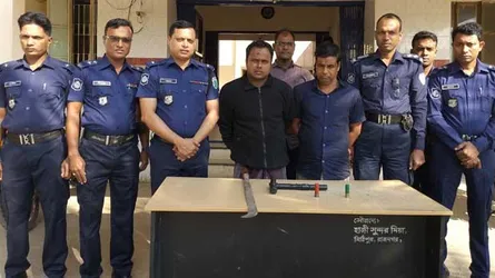 রাজনগরে অস্ত্রসহ দুই ডাকাত আটক