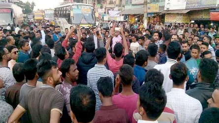 জাপা নয় আ’লীগ থেকে নৌকার দাবীতে মহাসড়ক অবরোধ