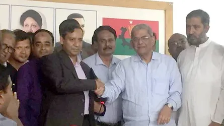 বিএনপিতে যোগ দিলেন গোলাম মাওলা রনি