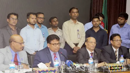২৪ ঘণ্টা ফেসবুকসহ সোশ্যাল মিডিয়া নজরদারির নির্দেশ ইসির