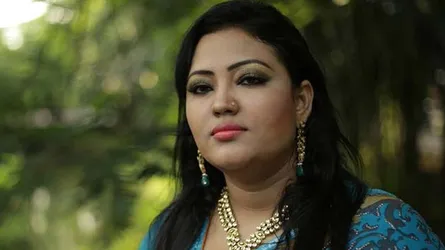 স্বামীর নাম ও শিক্ষাগত যোগ্যতা পরিবর্তন করলেন শিল্পী মমতাজ