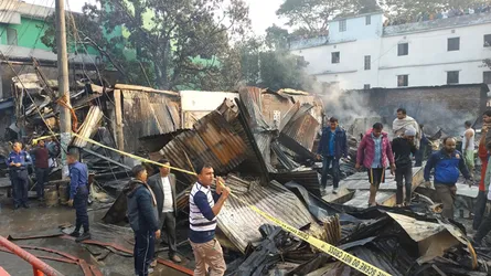শরীয়তপুরে বাজারে ভয়াবহ অগ্নিকাণ্ড : ঘুমের মধ্যে পুড়ে নিহত ২