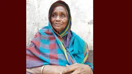 সিংড়ায় বৃদ্ধা মাকে বাড়িছাড়া করল ছেলে