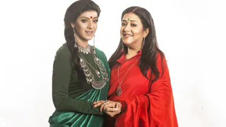 একসাথে প্রথম  সুবর্ণা ও মৌ