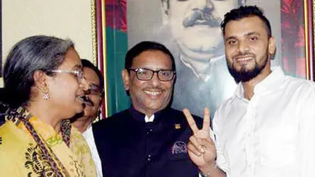 মাশরাফির আসনে বাবা-ছেলেসহ ৫ জনের মনোনয়নপত্র বাতিল