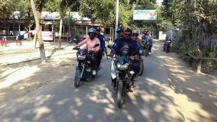 সুনামগঞ্জের এসপির ভোটকেন্দ্র পরিদর্শন