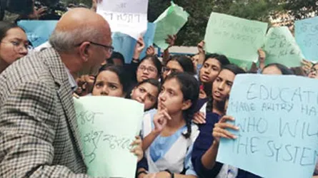 ছাত্রীদের বিক্ষোভের মুখে শিক্ষামন্ত্রী, তদন্ত কমিটি গঠন