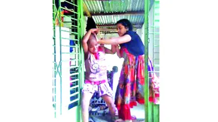 চাচার বাসায় নির্মম নির্যাতনের শিকার এতিম শিশু লামিয়া