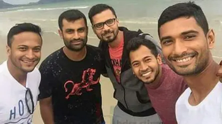 পঞ্চ স্তম্ভের অন্য রকম সেঞ্চুরি