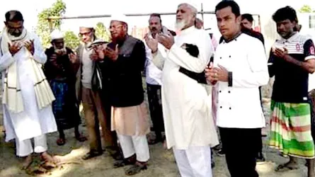 পিতা-মাতার কবর জিয়ারতের মাধ্যমে নির্বাচনি প্রচারণা শুরু