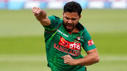 বিরল রেকর্ডের দ্বারপ্রান্তে মাশরাফি