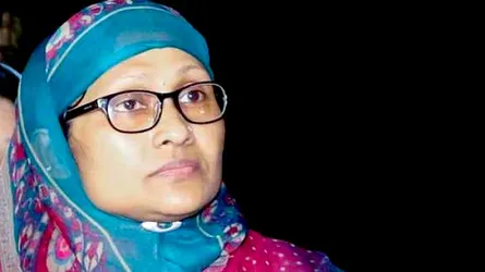 কক্সবাজারে বিএনপি প্রার্থী হাসিনা আহমেদ থানায় অবরুদ্ধ
