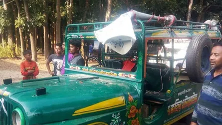 খাগড়াছড়িতে বিএনপির নির্বাচনী প্রচার গাড়ীতে আ.লীগের হামলা