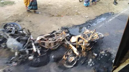 মনোহরদীতে বিএনপি প্রার্থী বকুলের নির্বাচনী সভায় ব্যাপক হামলা