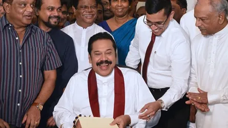 শ্রীলঙ্কার প্রধানমন্ত্রীর পদ থেকে রাজাপাকসের পদত্যাগ