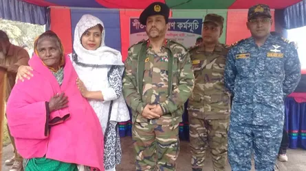 ঝিনাইদহ ক্যাডেটে শীতার্তদের মাঝে কম্বল বিতরণ