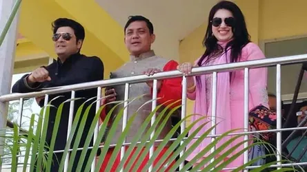 নির্বাচনী প্রচারণায় ফেরদৌস-অপু বিশ্বাস