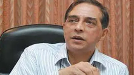 আমাদের ভূমিকা মোয়াজ্জিনের মতো