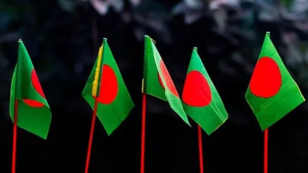 তরুণের রক্তাক্ত শার্ট