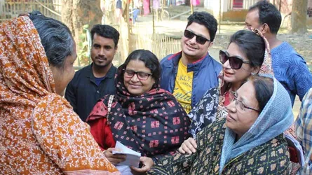 ঠাকুরগাঁওয়ে মির্জা ফখরুলের স্ত্রী-কন্যার গণসংযোগ