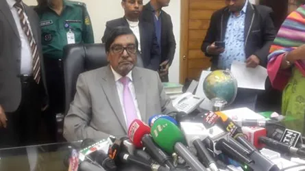 নিজেদের পোশাকের মর্যাদা ও পবিত্রতা রক্ষা করুন