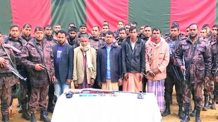 বিজিবির অভিযানে অস্ত্র-গুলিসহ বিপুল পরিমাণ ইয়াবা উদ্ধার
