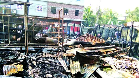 শরীয়তপুরসহ ৪ স্থানে অগ্নিকাণ্ড আড়াই কোটি টাকার ক্ষতি
