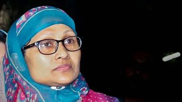স্বামীর মুক্তির জন্য ভোট চাইলেন সাবেক এমপি হাসিনা আহমেদ
