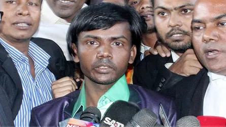 ভোট বর্জন করলেন হিরো আলম